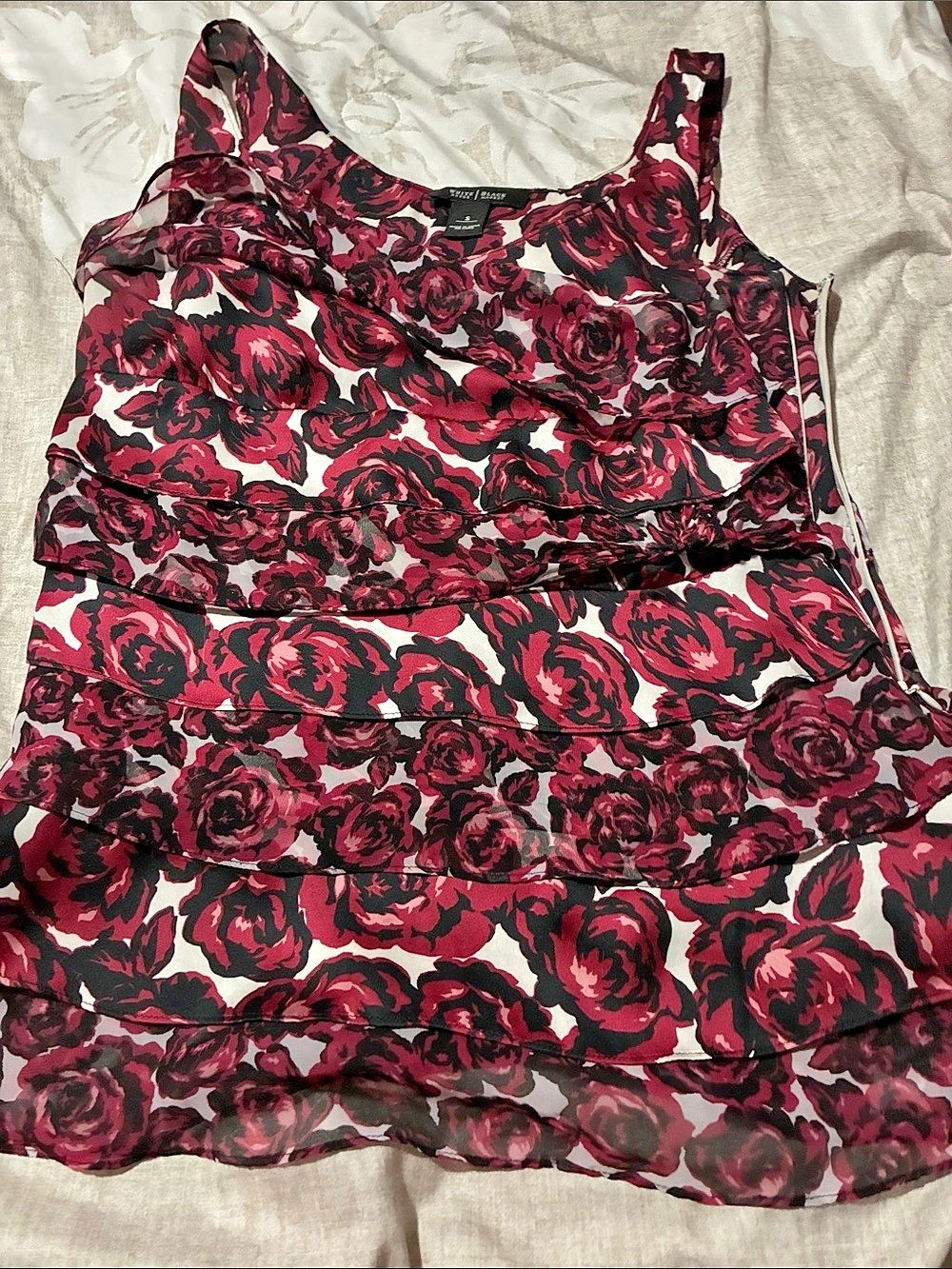 White House Black Market Floral Mini Dress in Red & Black Size Small Like New